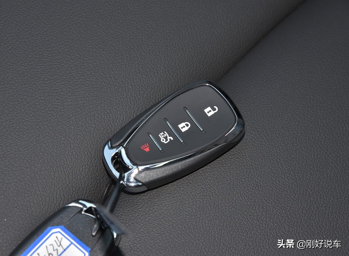 标致508跟迈锐宝xl哪个好,标致508和迈锐宝xl