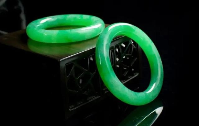 这些翡翠摆件绝对是你少见的美物,翡翠摆件好不好