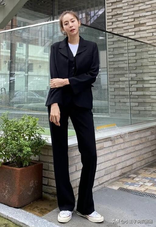 uie金宥真superjunior,韩女星uie金宥真最新机场look照