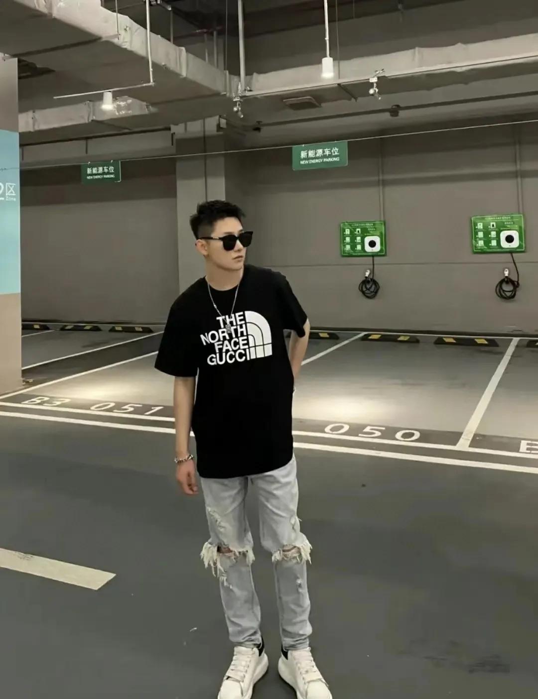 皮肤黄黑不要穿什么色,皮肤黑的男生适合什么颜色的衣服