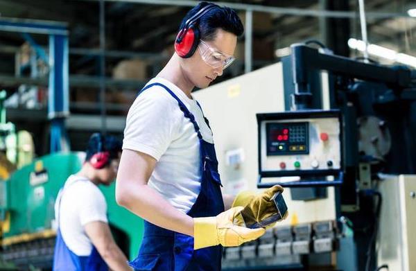 企业用工荒与大学生就业难并存,用工荒遇到的就业难