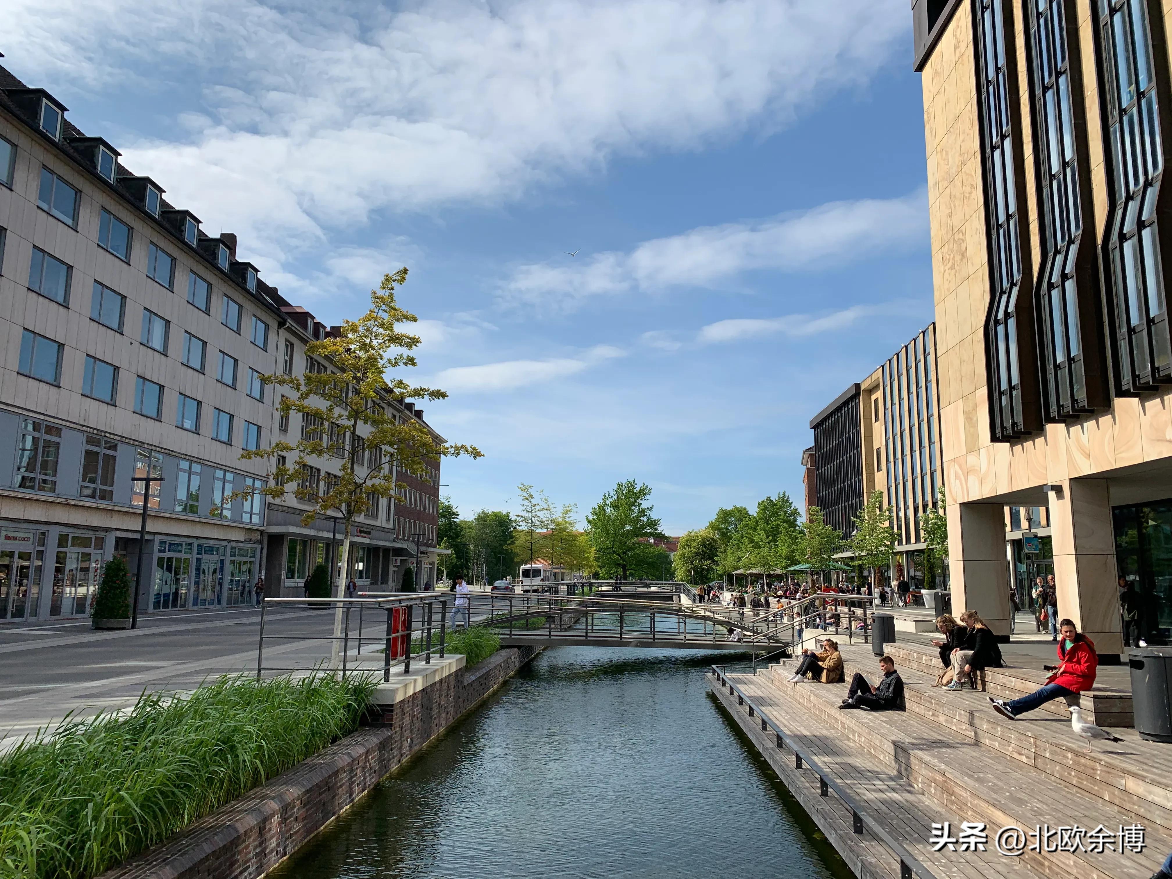 苹果手机为什么一直霸占高端市场,苹果手机为什么可以傲视群雄