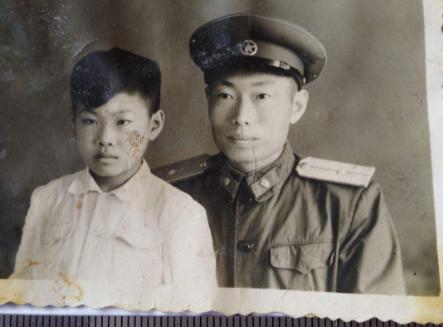 当年的父亲：饱经沧桑，很像“大人”