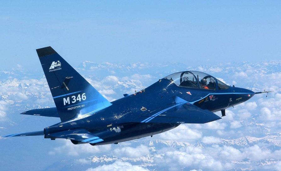 阿联酋购买美国战机,阿联酋计划从中国购买哪些战斗机