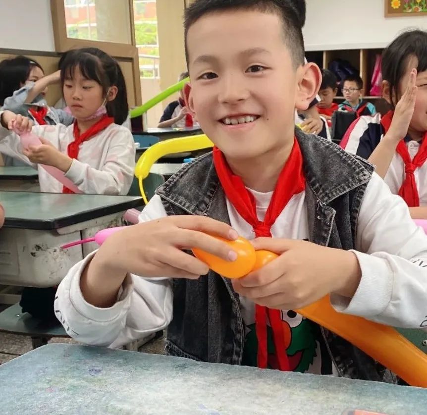 雪松路小学家长进课堂系列活动,第一实验小学开展家长进课堂