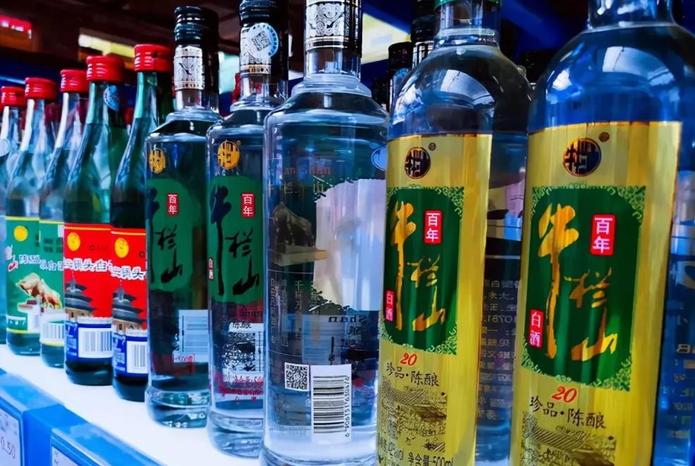 牛栏山是勾兑酒为什么还有人喝,牛栏山酒精勾兑酒为啥这么受欢迎