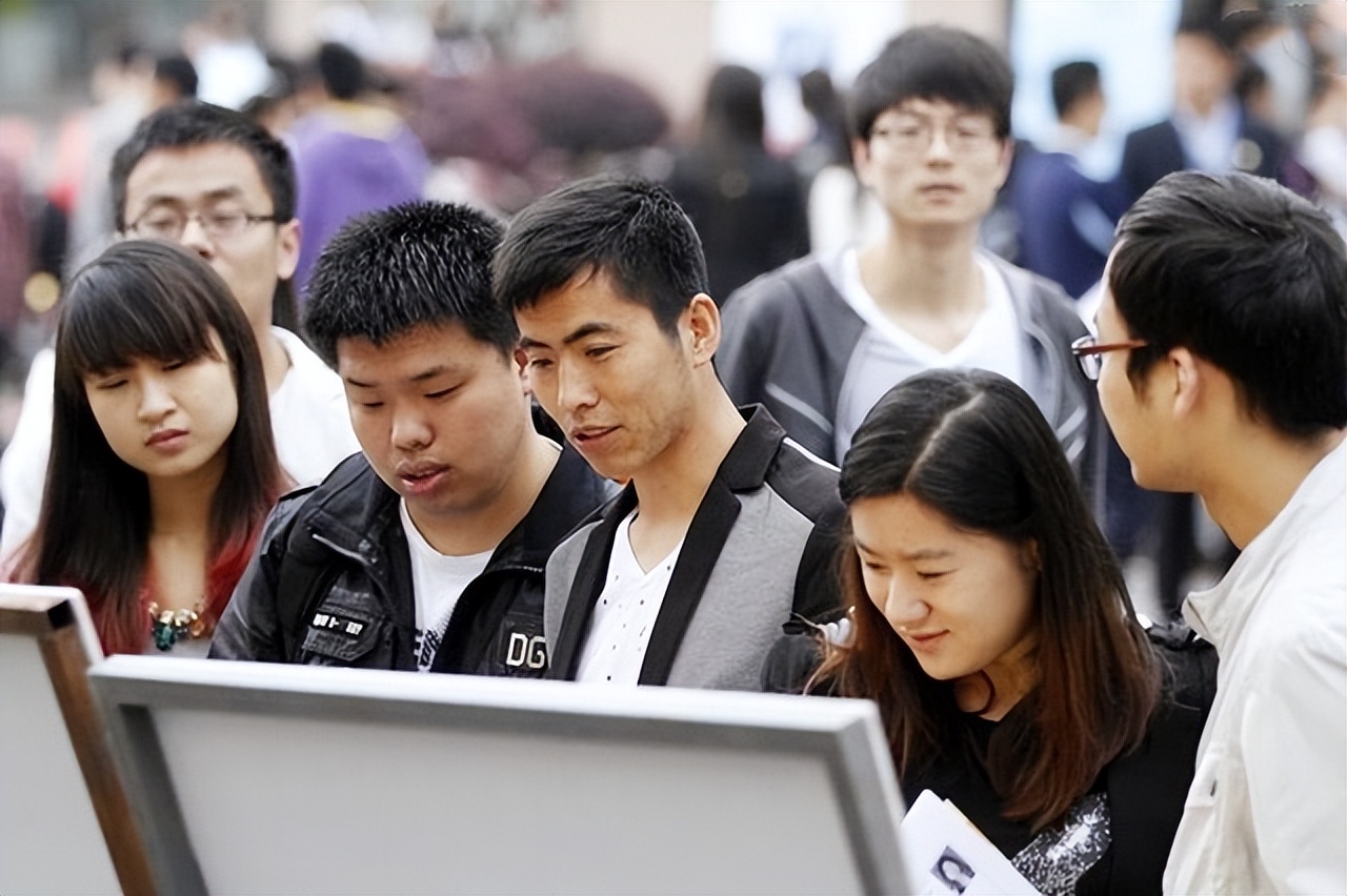 中国经济奇迹是如何实现的？还能持续多久？