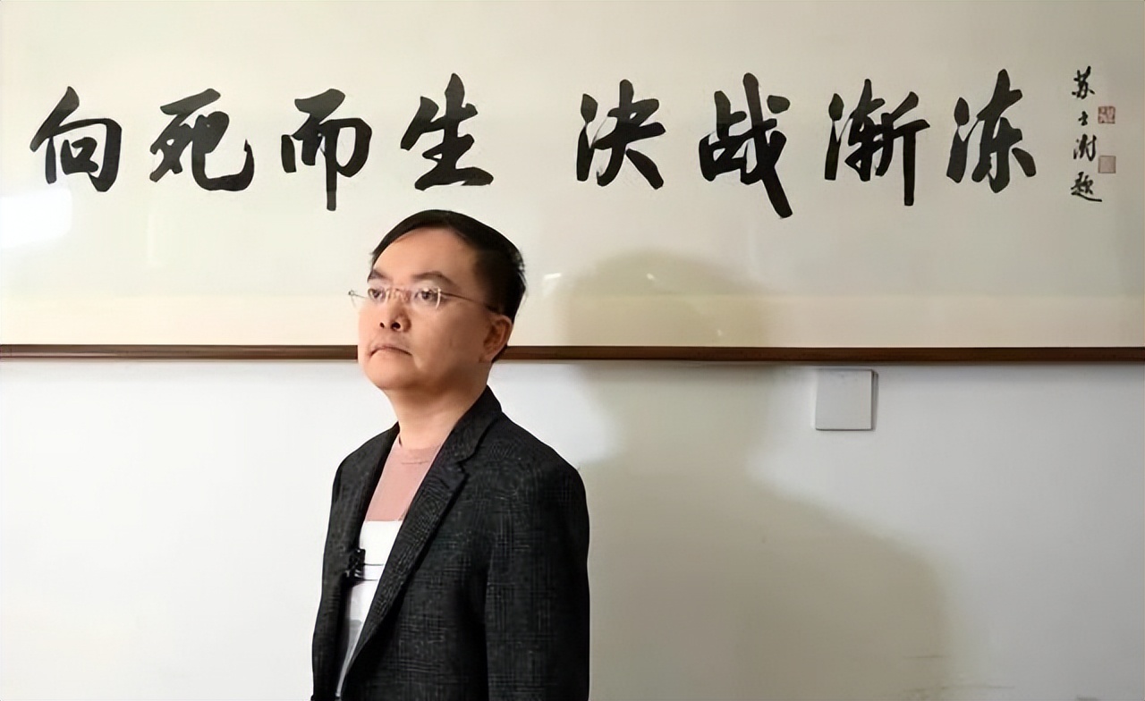 五斗米折腰董宇辉,董宇辉为爱痴狂