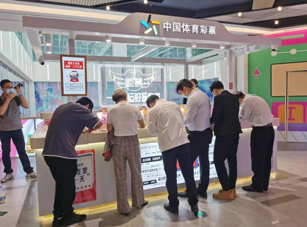 买彩票中千万大奖的概率,买彩票要全部中才能拿奖吗