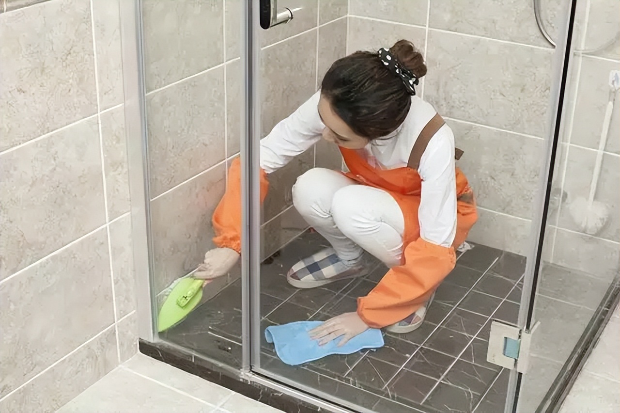 瓷砖缝发霉变黑怎么去除,瓷砖缝发霉清洗用什么擦