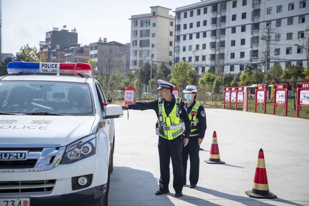 楚雄交警：人勤春来早春训正当时
