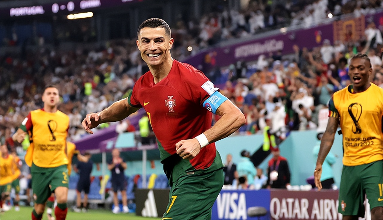 致敬c罗球迷,c罗全力以赴付出百分百的努力