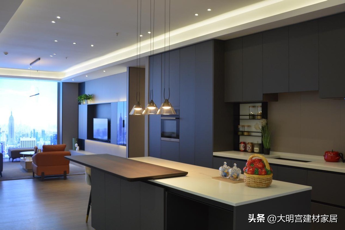 从无到有从弱到强,从无到有由弱到强的历史跨越