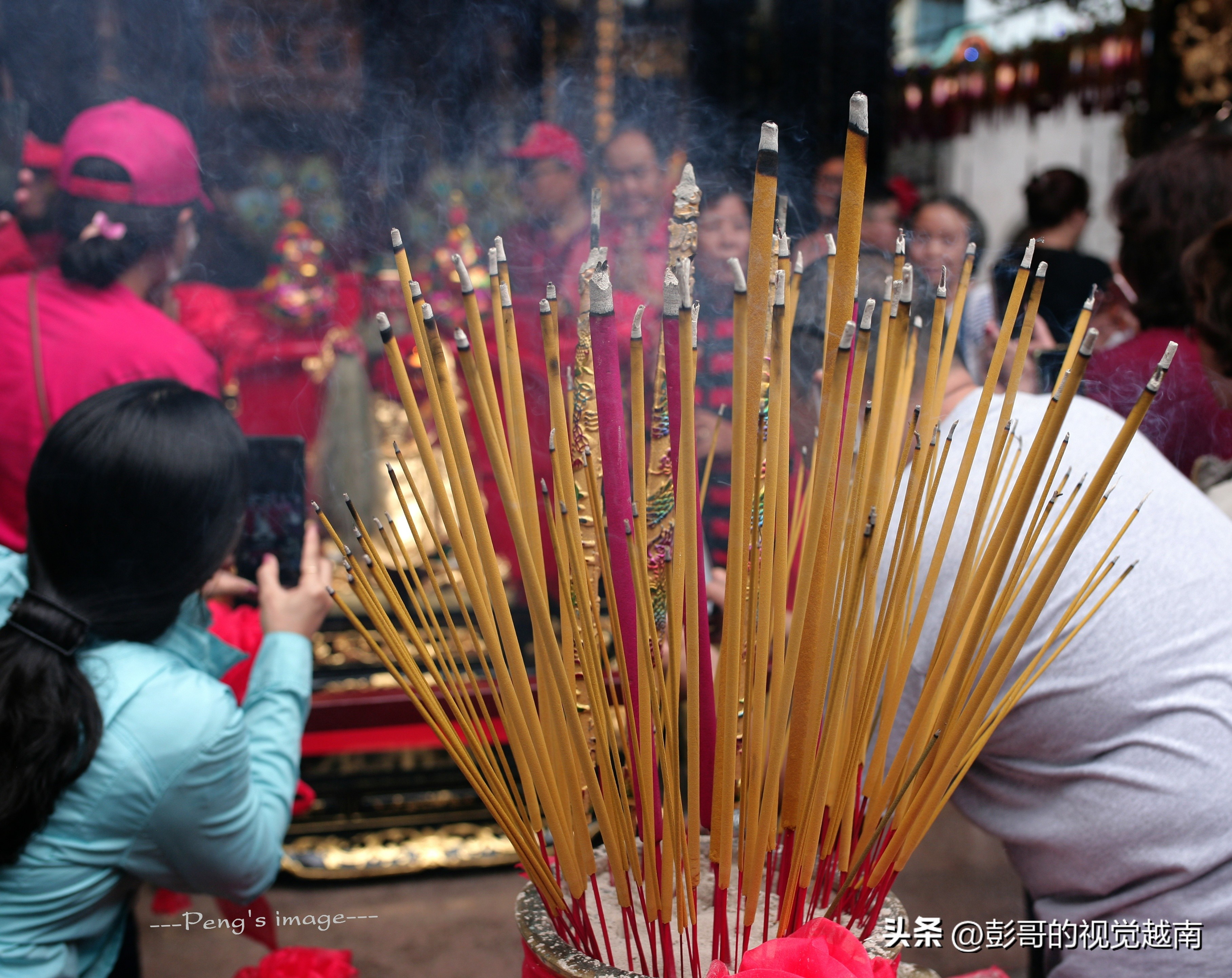 越南西貢華人的【恭請關聖帝君聖駕出遊】活動。