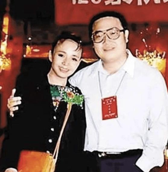 英如镝妈妈梁欢和宋丹丹,梁欢的老公是谁