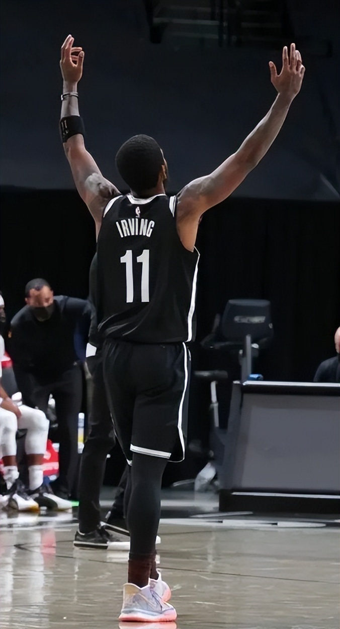 半人半神凯里欧文,凯里欧文和波士顿凯尔特人