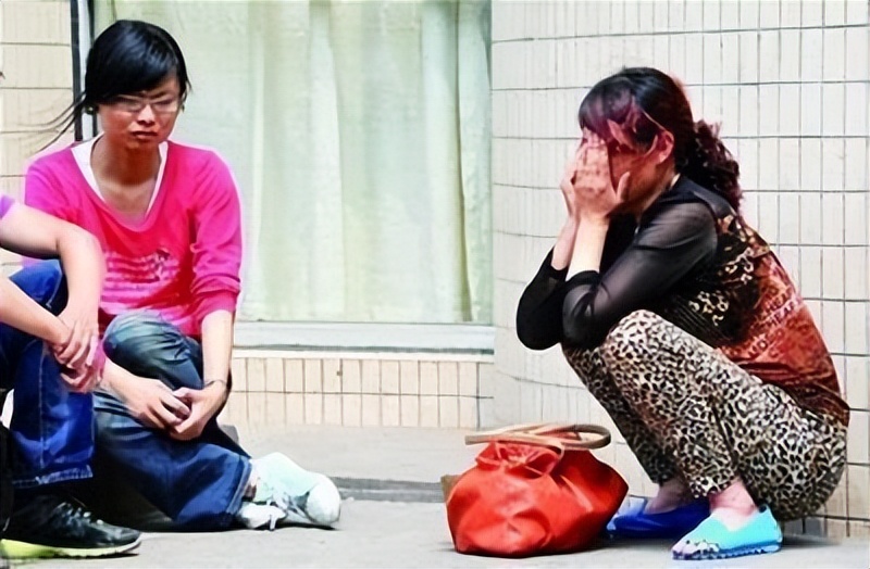 机场保洁大妈捡纸箱被判无期,保洁大妈捡破纸箱被判无期