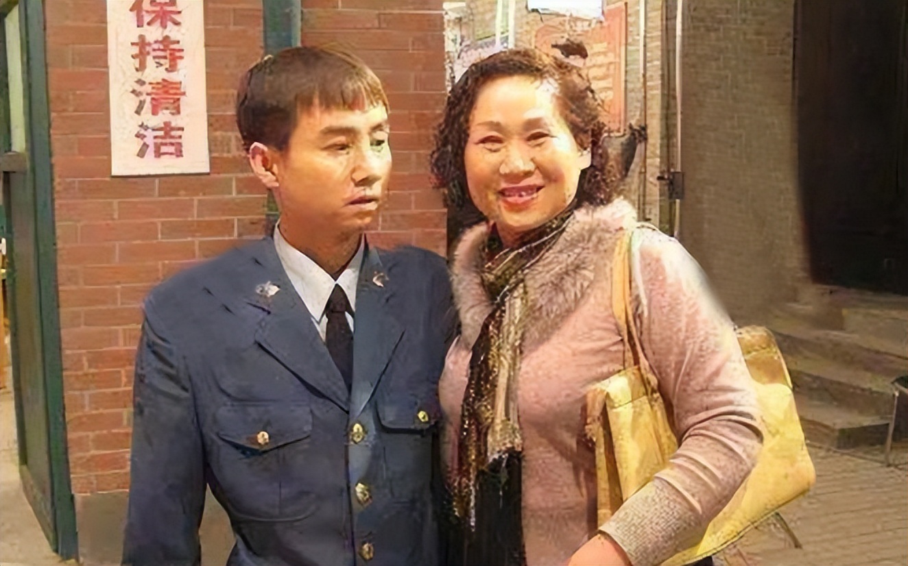 苇青演疯老太太,老太太演员苇青