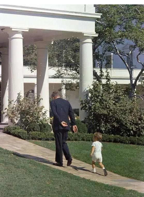 小肯尼迪情史,小肯尼迪的历任女友