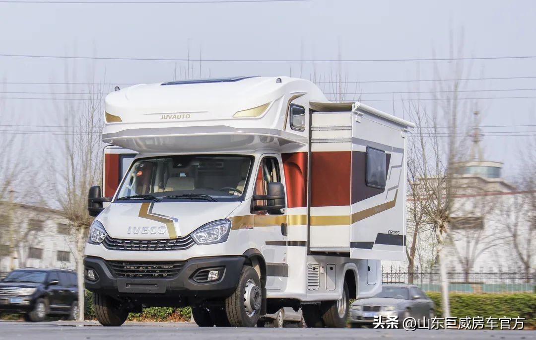 178万依维柯双拓展房车,依维柯b型房车