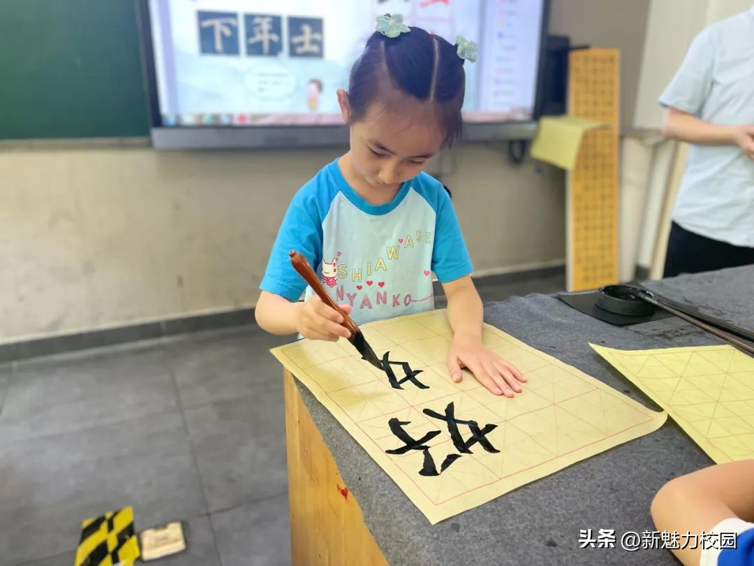幼儿园大班参观小学活动,剑桥幼儿园参观小学活动