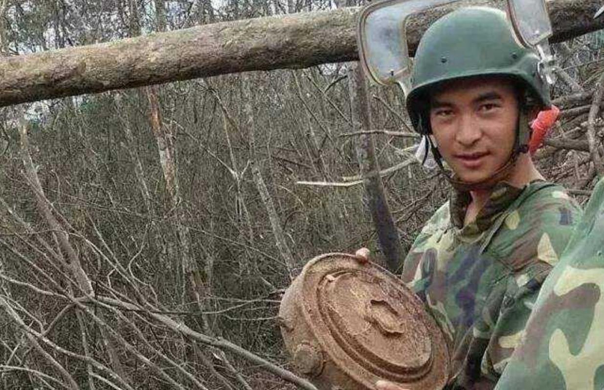 排雷英雄杜富国荣立几等功,讲解排雷英雄杜富国事迹