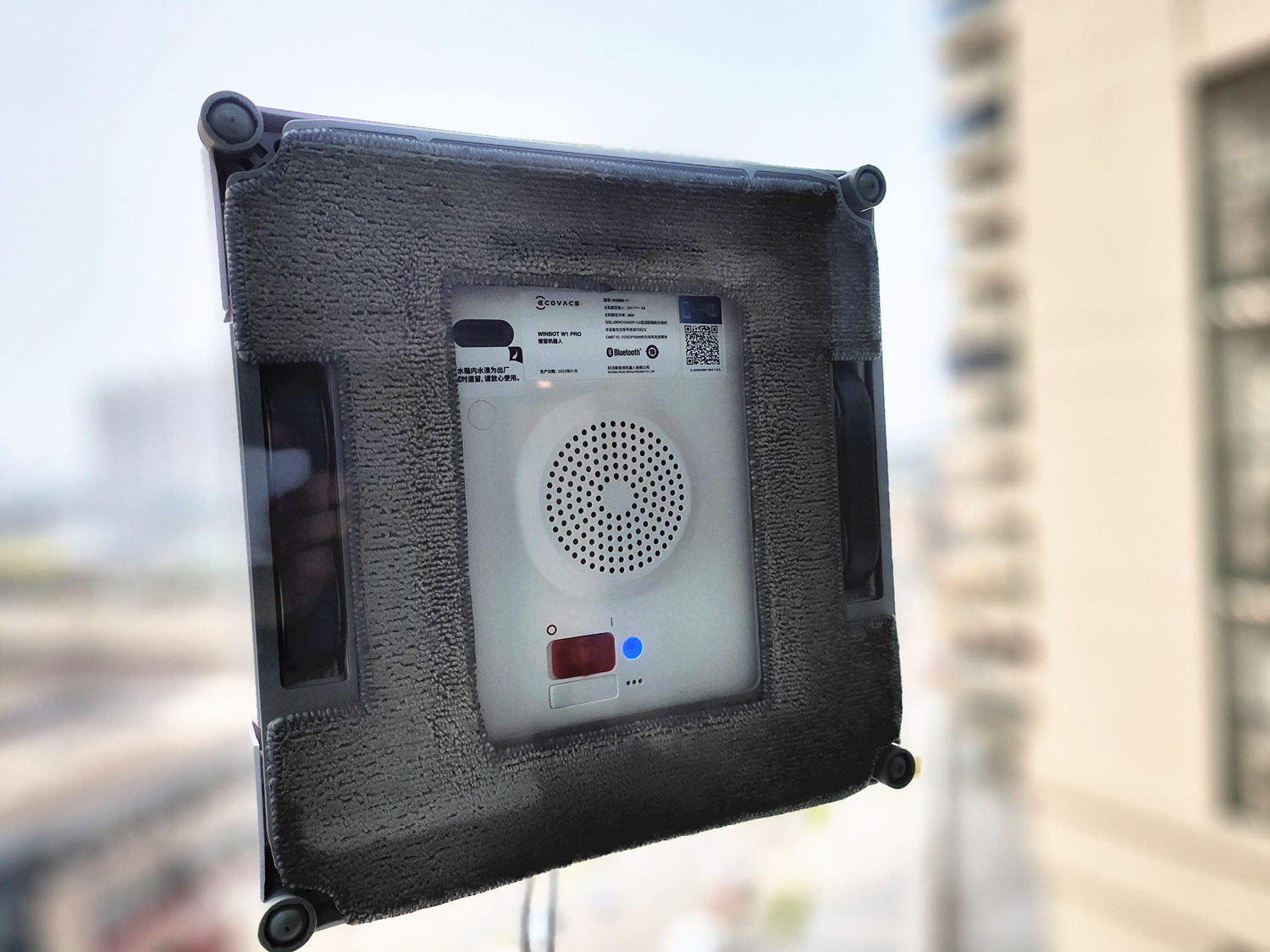 科沃斯擦窗教程,双向自动喷水擦玻璃