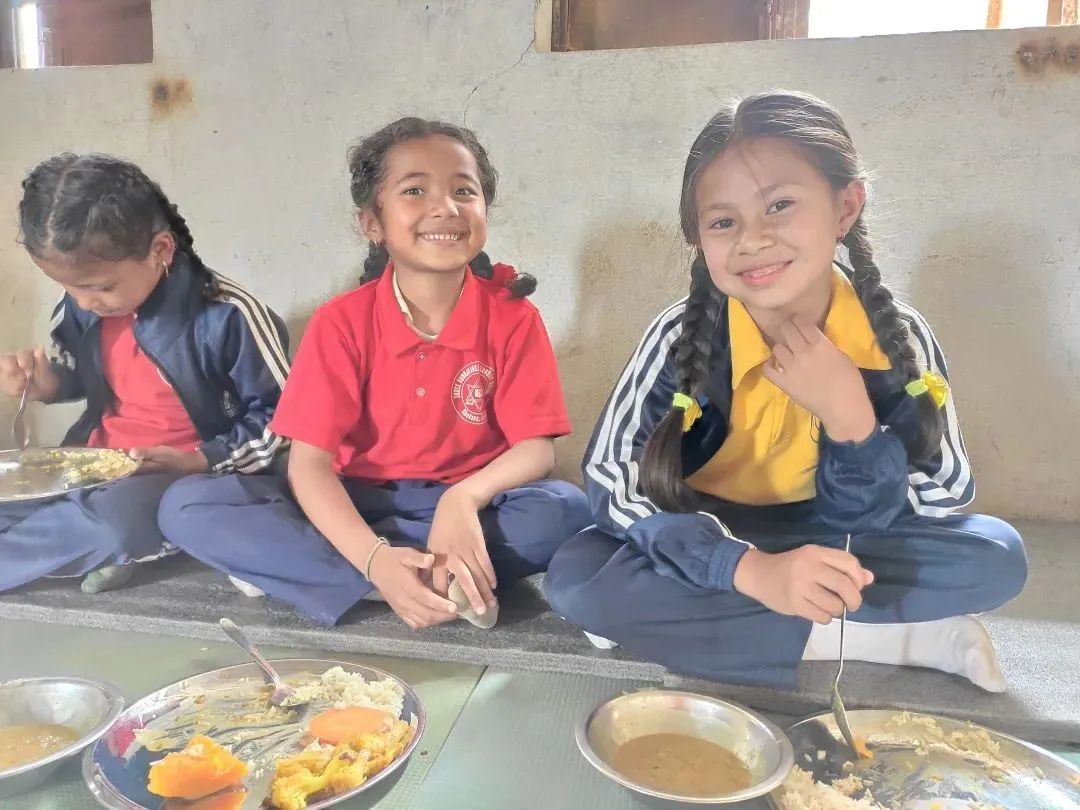 喜爱甜品的刨冰店老板，要把舌尖上的快乐传递给远方的乡村孩子