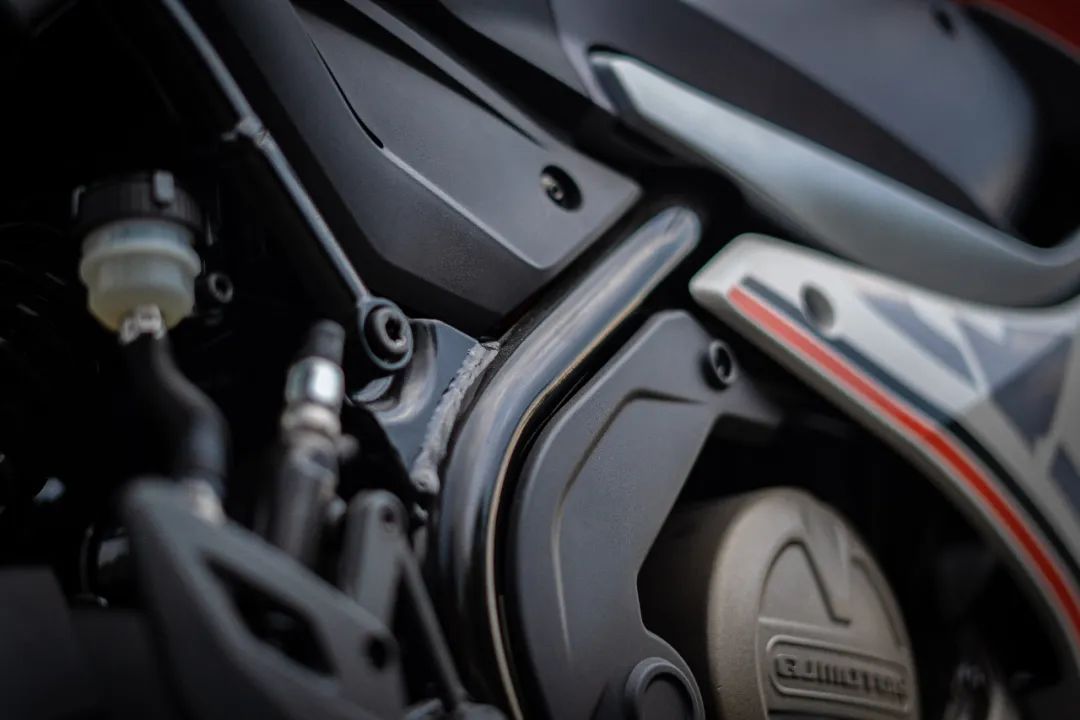 qjmotor赛250细节展示,qjmotor赛250值得买吗