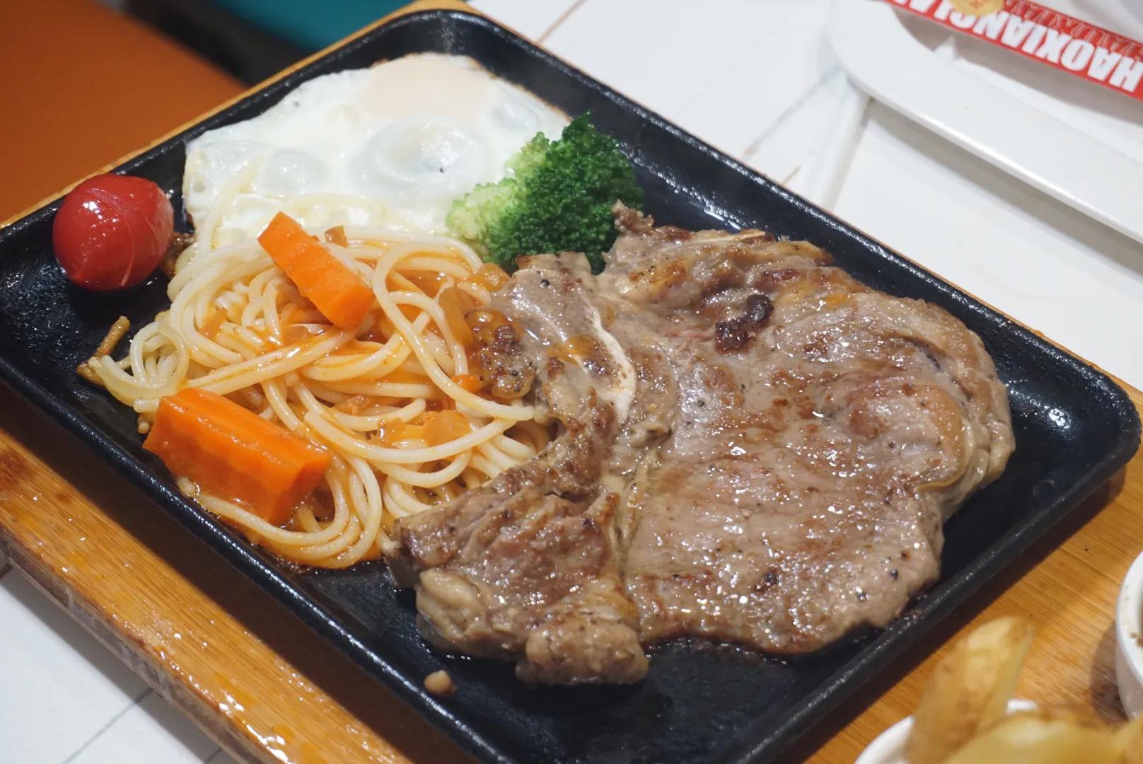 吃了三十年的牛排店，这回竟然被“臭”到了！