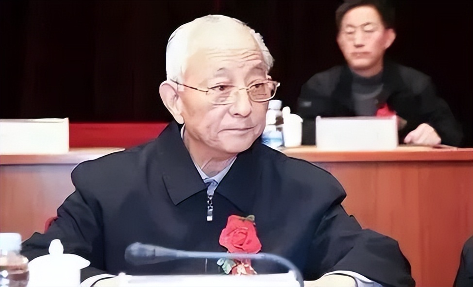 科学家首次破解：93岁内科主任医师也证实，不花一分钱就能轻松多活20年！只需...