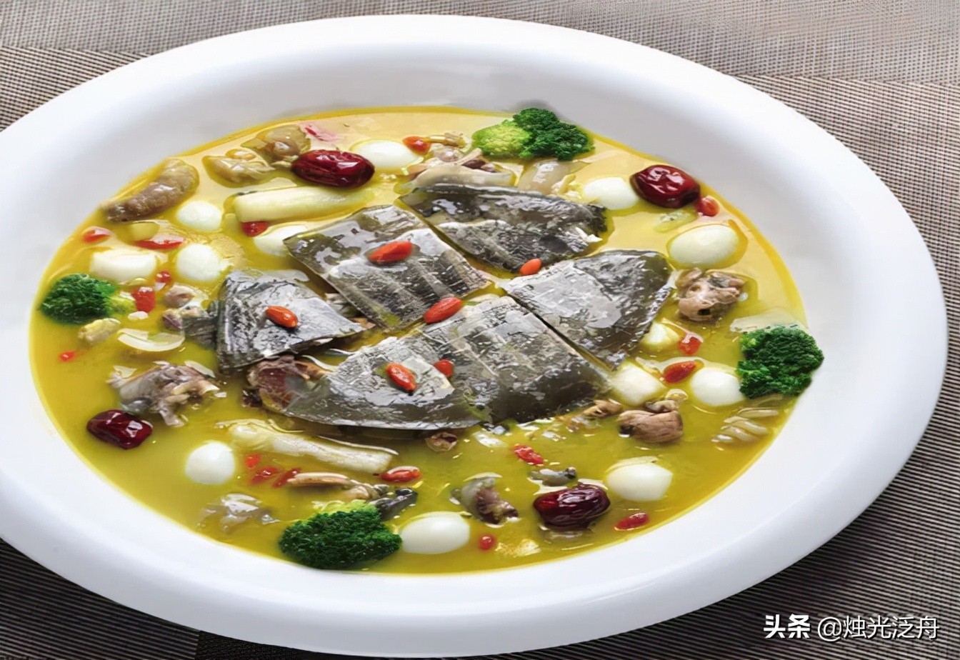 甲鱼的做法鲜嫩多汁又下饭,酸辣金汤甲鱼