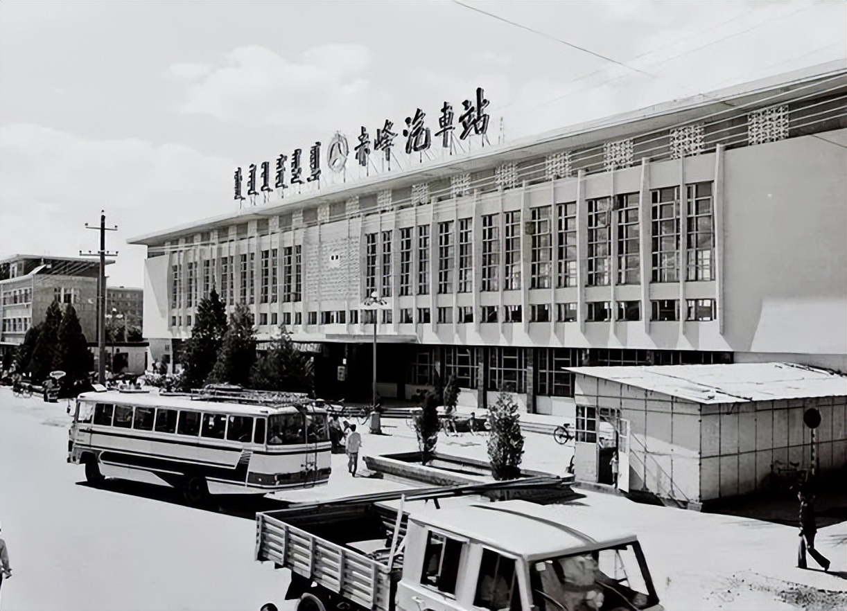 大叔因救人获赠“小石头”，20多年后发现：这是价值2亿的夜明珠