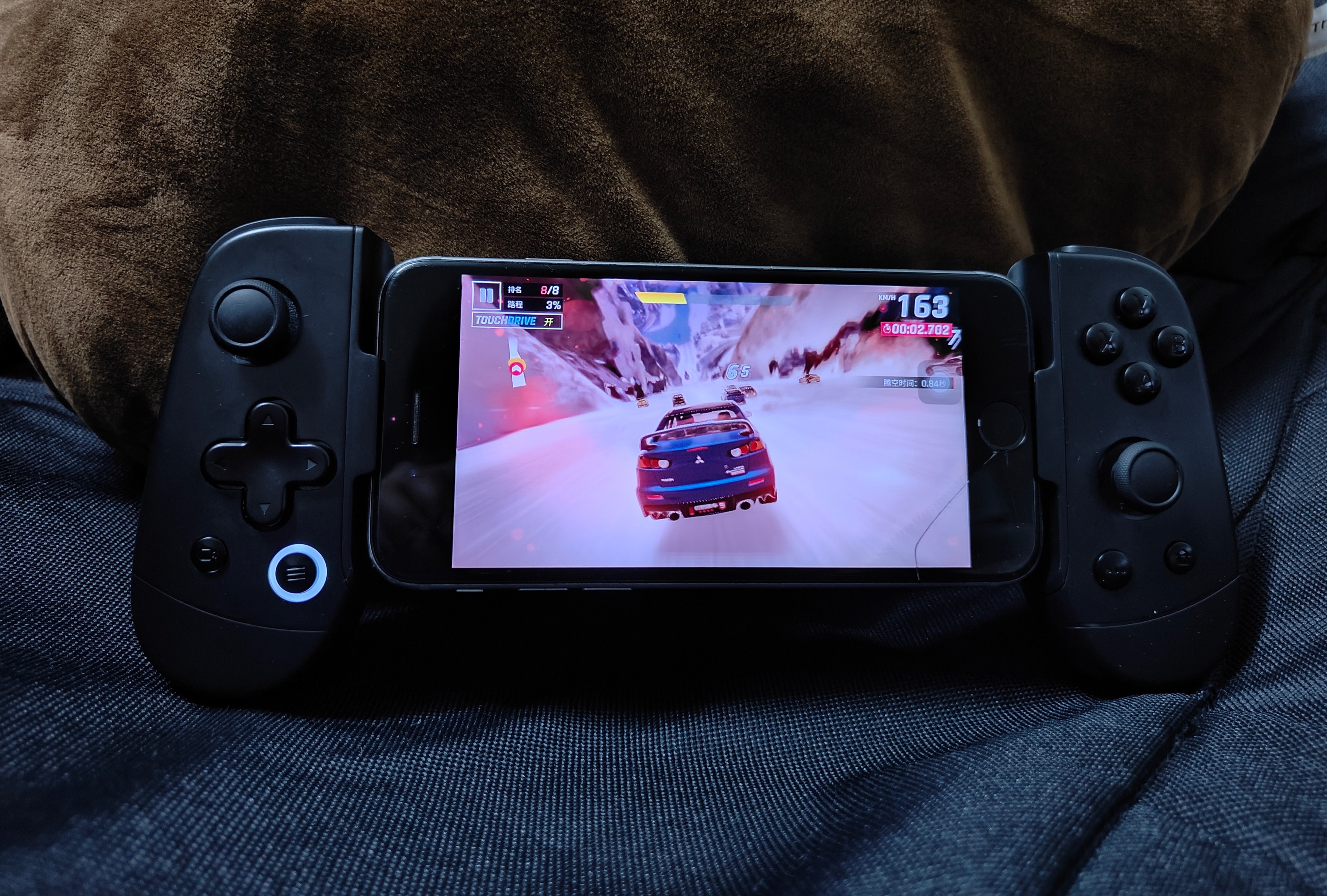 手机手柄秒变掌机,苹果游戏手柄m1b体验