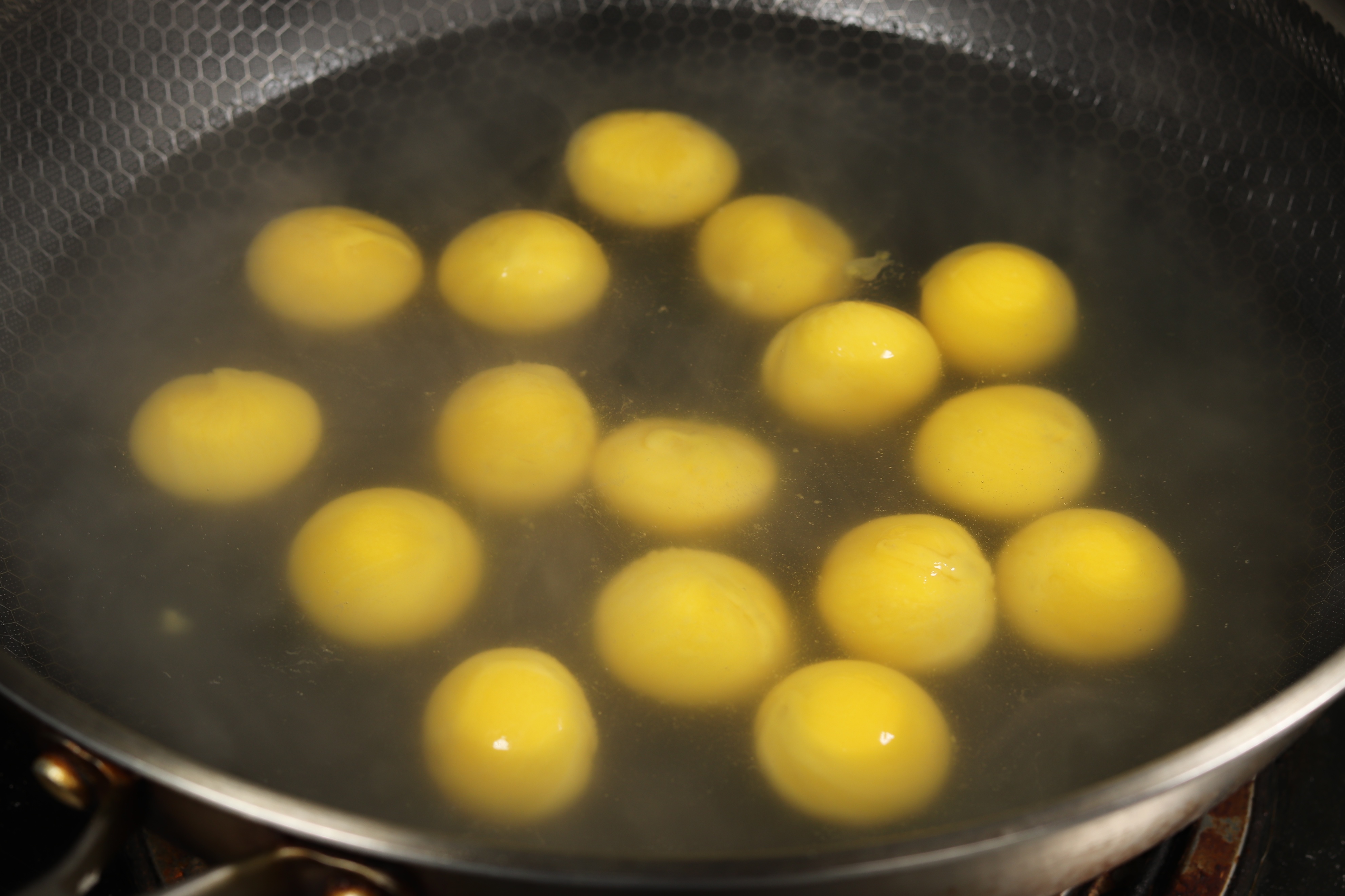 煮汤圆放什么一起煮好,煮汤圆冷水下汤圆还是热水