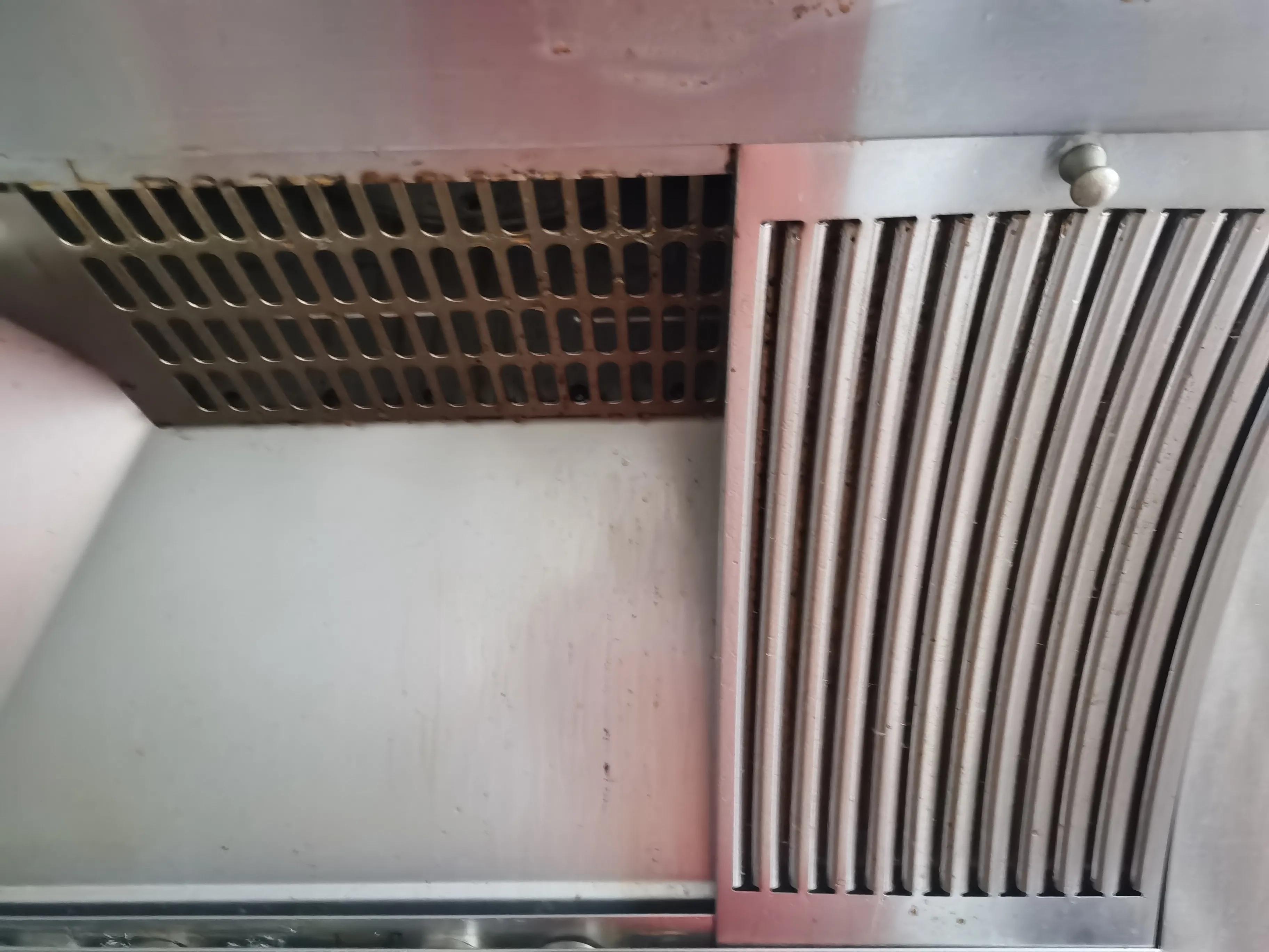 过年了需要一个擦油烟机的小窍门,冬天在家清洗油烟机