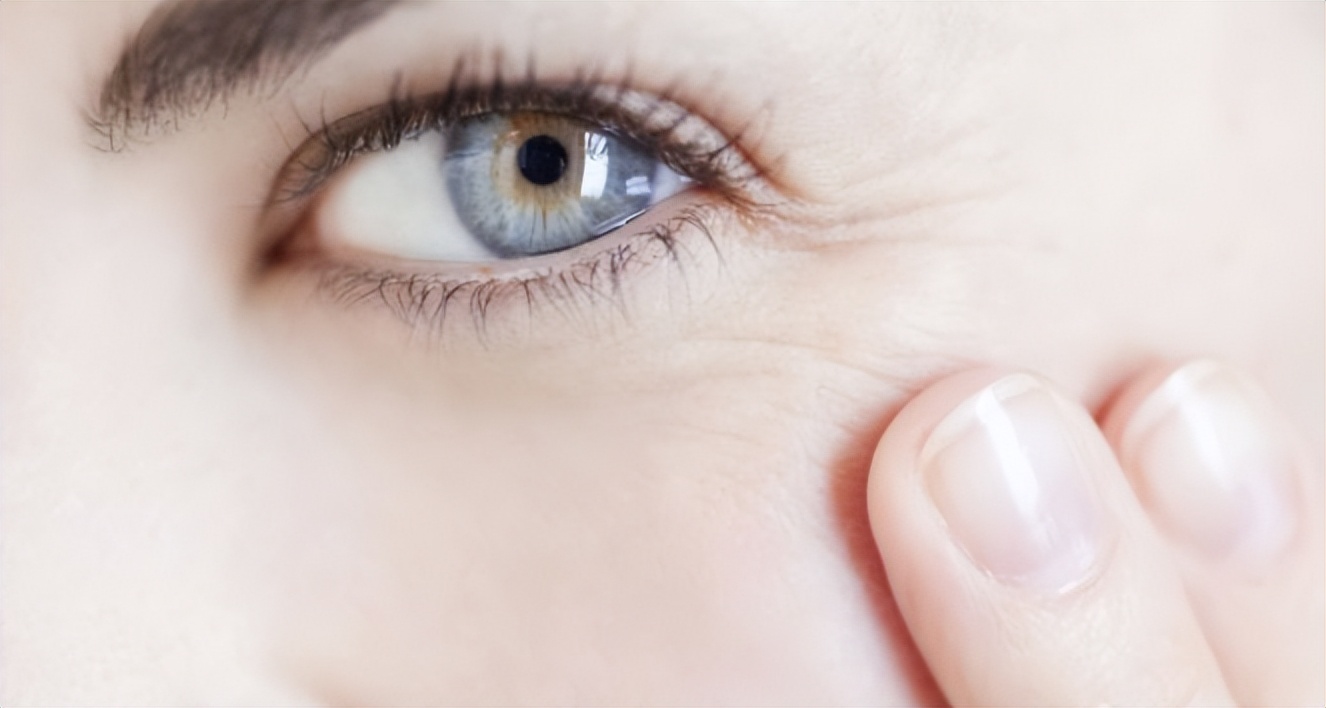 淡化眼周细纹推荐20岁,日本晓姿眼膜能去除细纹吗