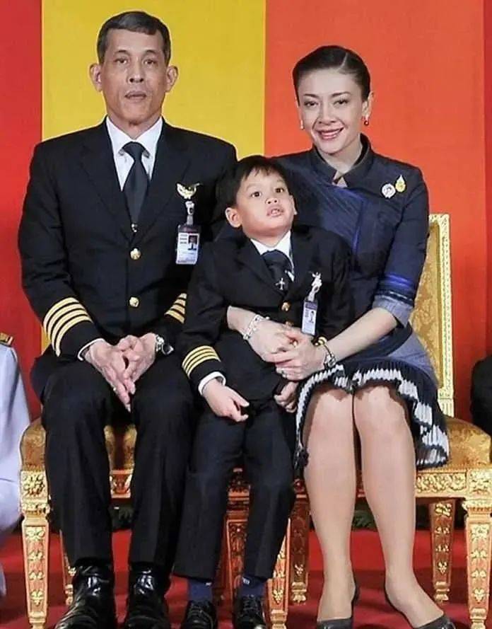 这么抓马?她消失的第8个月,家族变天了?