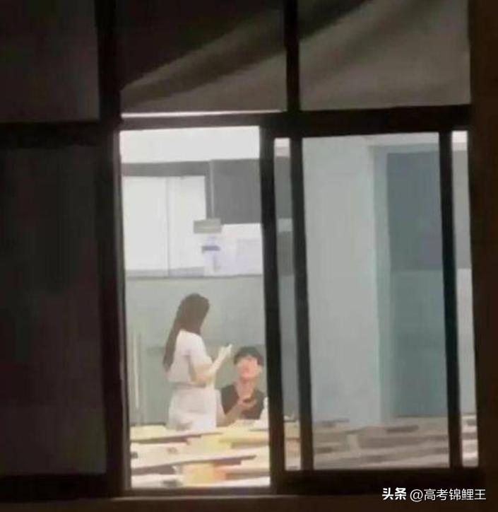 这所高校究竟有多乱？网友：堪比私人会所，瓜吃都吃不完！