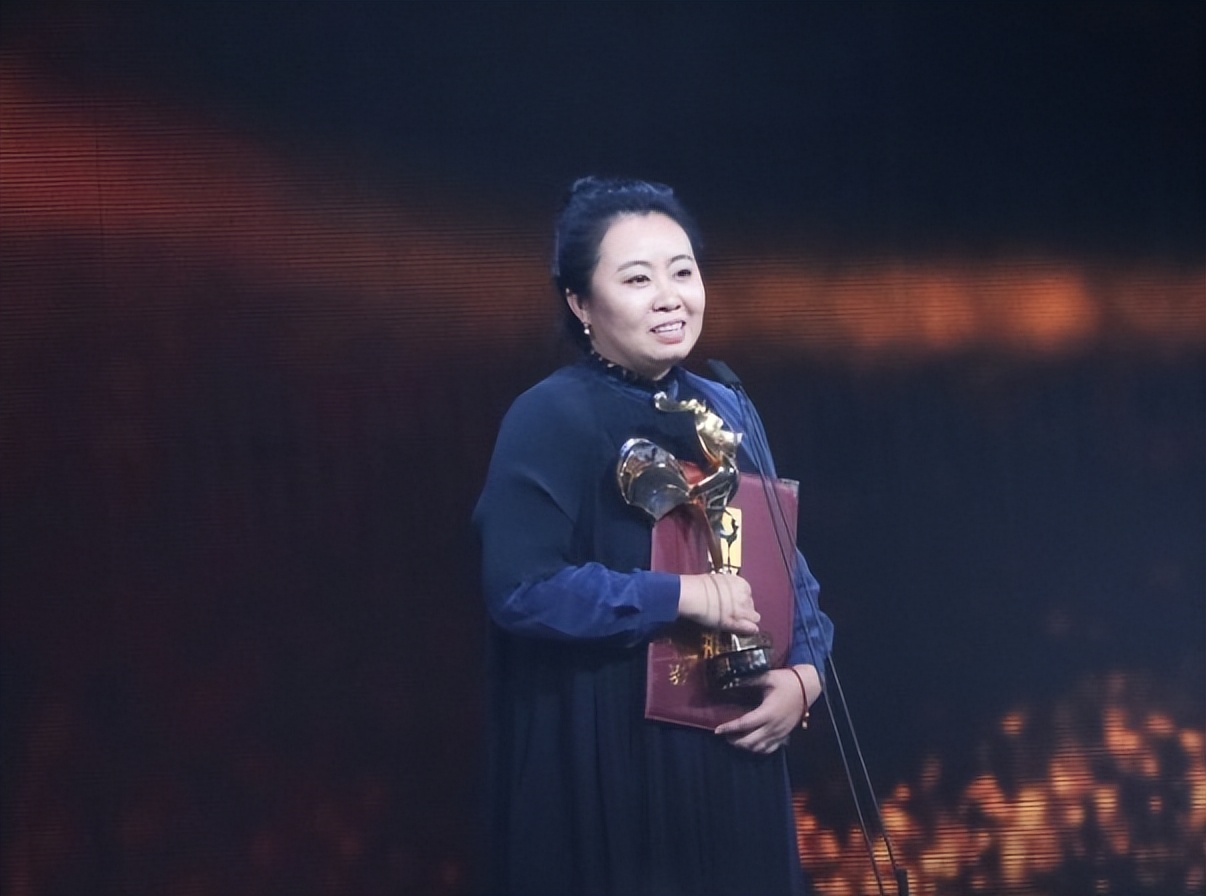 金鸡奖朱一龙获奖前描述,金鸡奖朱一龙获奖现场