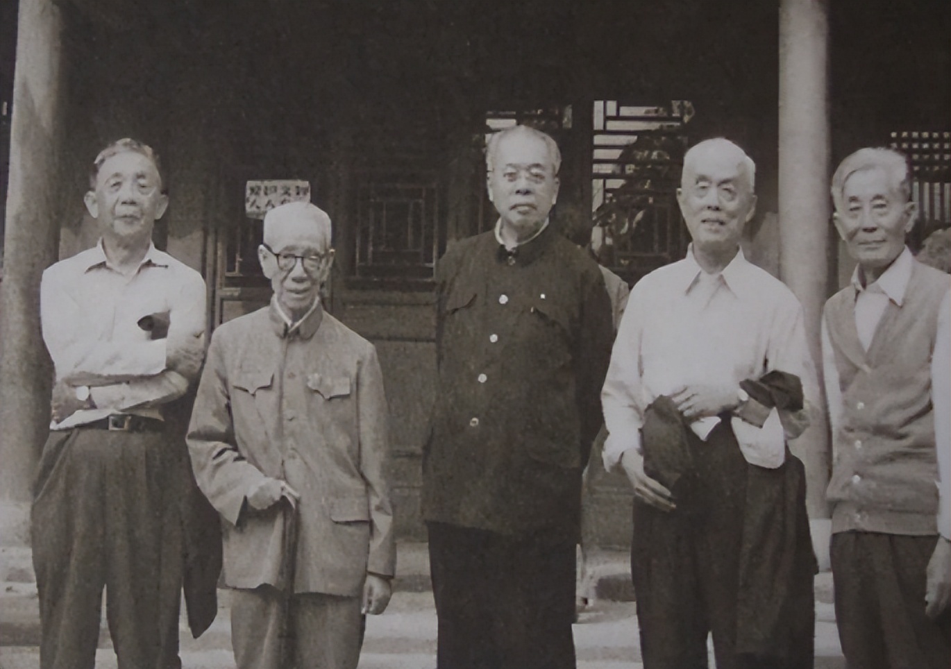 北大教授出上联孙行者,清华教授出上联孙行者求下联