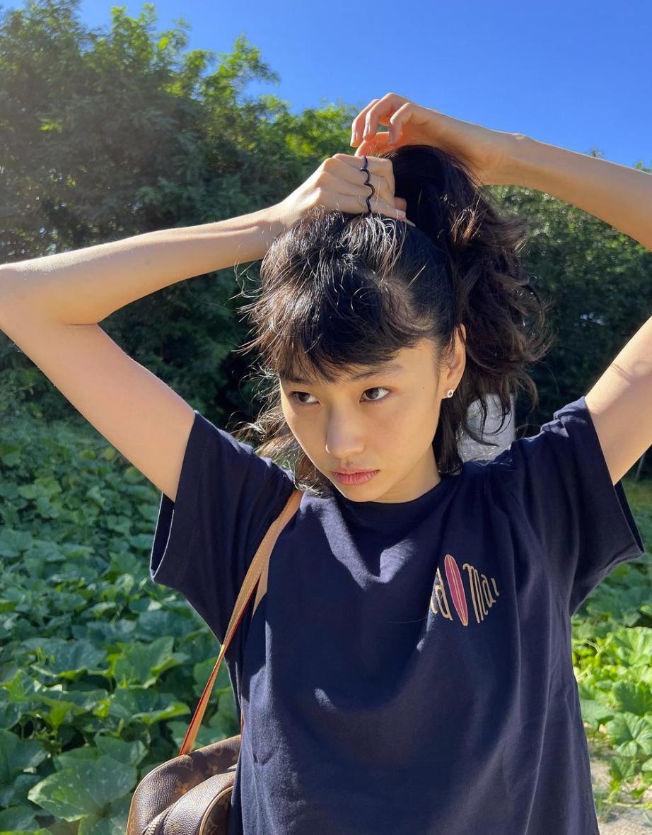 jennie最新编发,jennie同款彩带编发教程