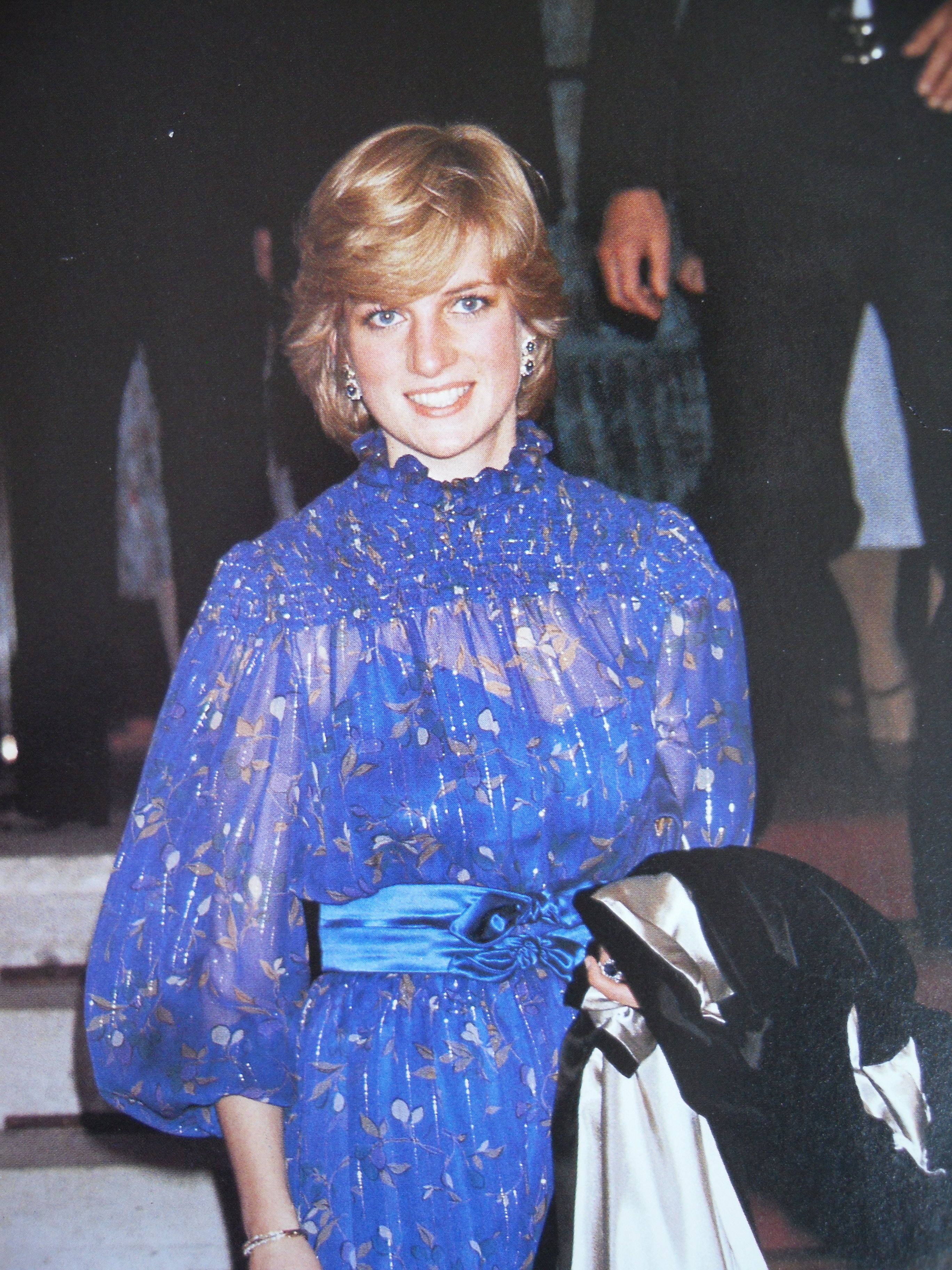 一套蓝宝石，婆媳两人造，凯特王妃和戴安娜王妃棋逢对手了