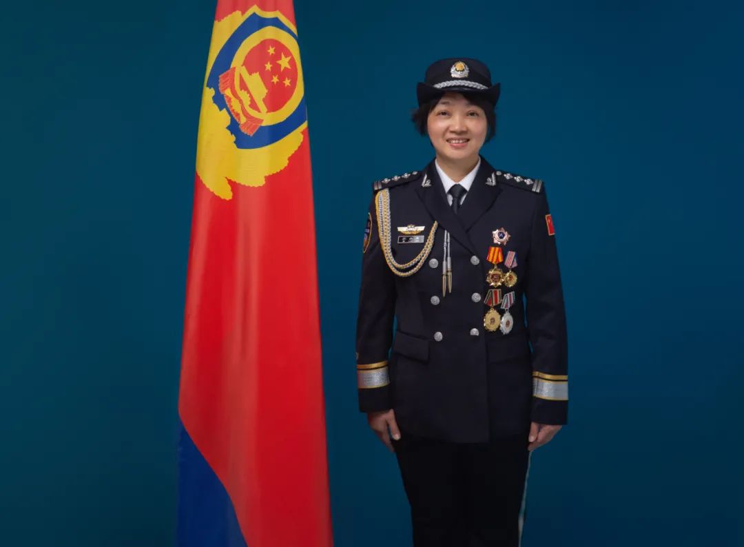 颁发第一代居民身份证,办第一代身份证感慨