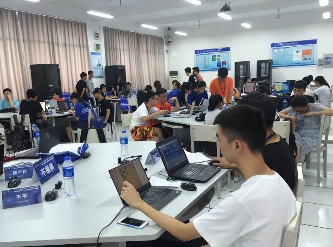 专科读完就失业的五个专业,专科最难找工作的十大专业