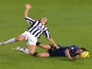 伊布和拉莫斯谁更厉害,足坛恶汉排名