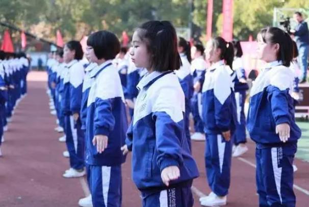 17岁男孩身高只有一米六怎么长高,小学生身高一米五到时候长高多少