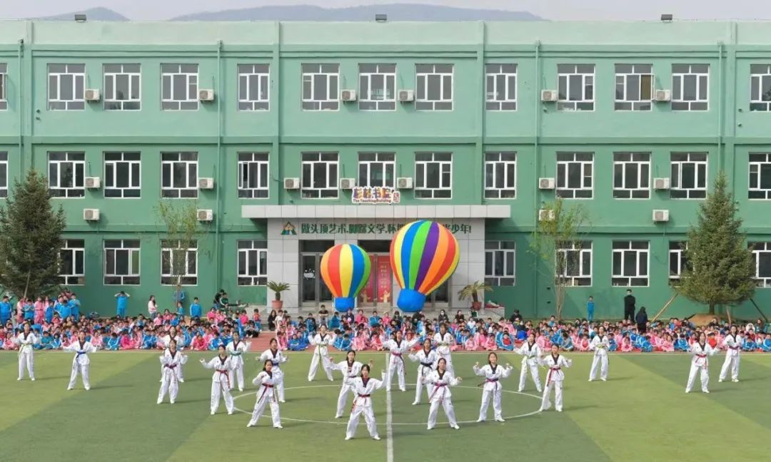 两千学生霸气登场的中杉金杉树体育节！泰酷辣！