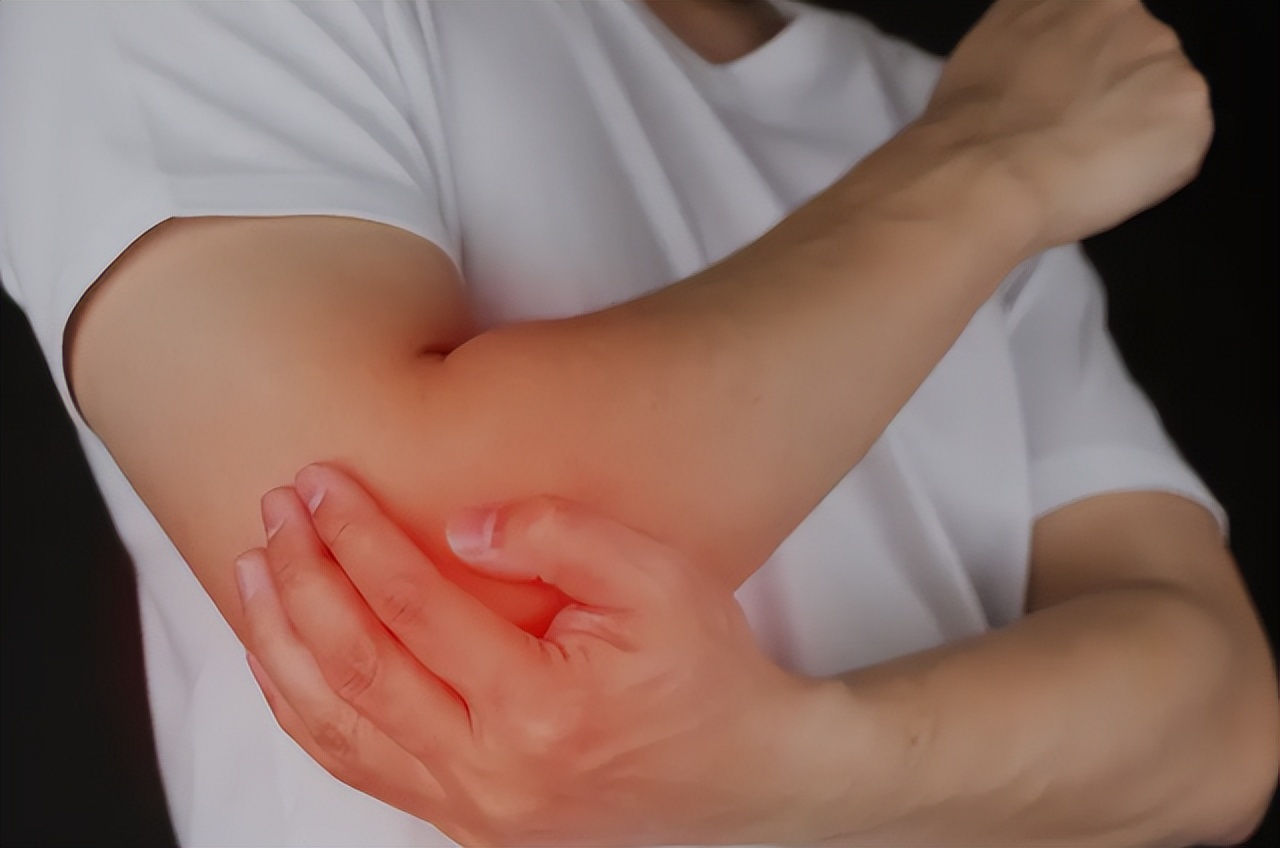 每天早上醒来两只手发胀握不住,每天早晨睡醒手总握不住怎么回事