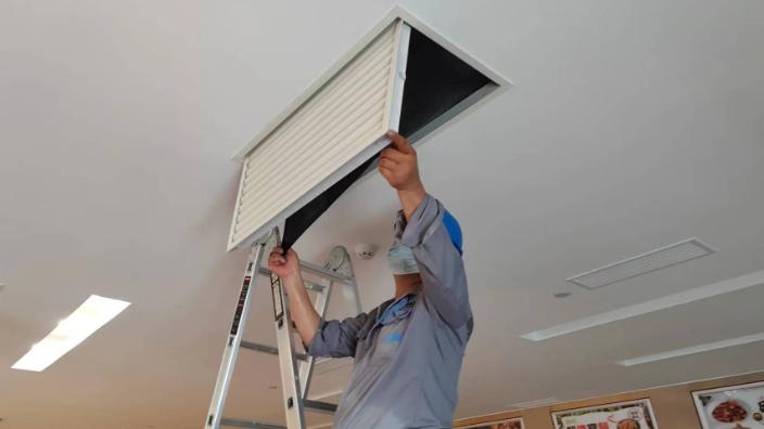 大金空调制热外机噪音大怎么回事,美的空调主机噪音不正常什么原因